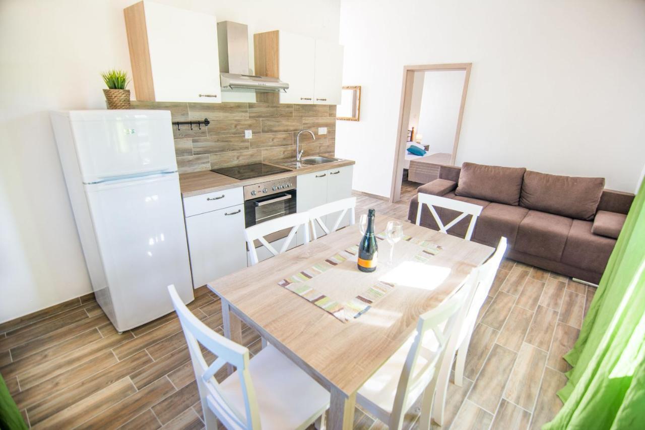 Apartments Tarragon Ugrinici Dış mekan fotoğraf